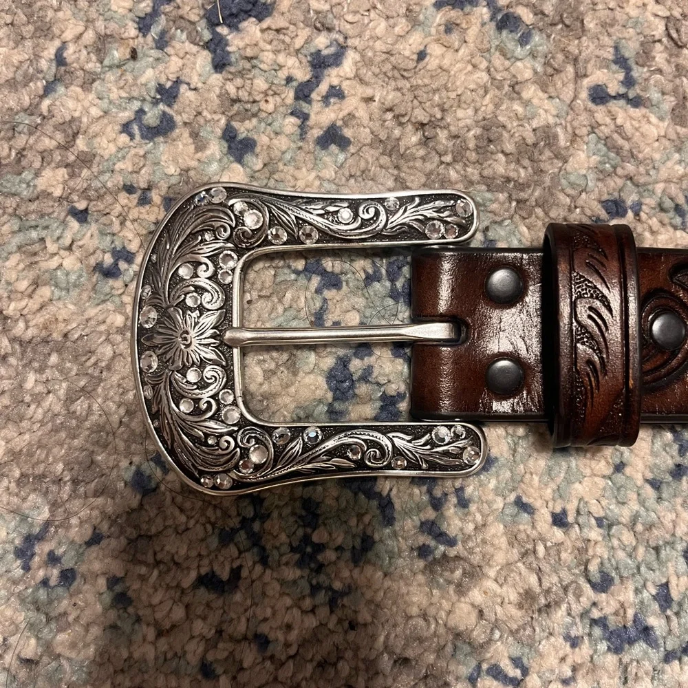 Ariat Brown Tooled Leather Western Belt – Style A1518602 (Size M) - Picture 4 of 6